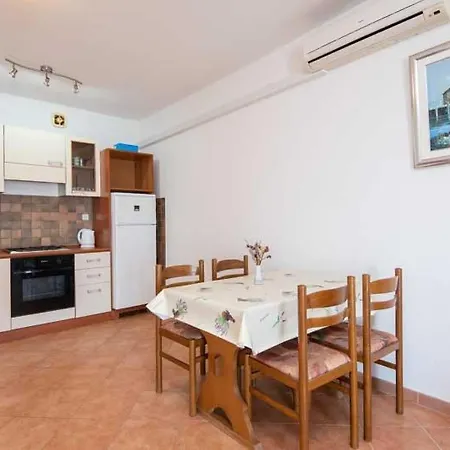 Dubravko Apartment